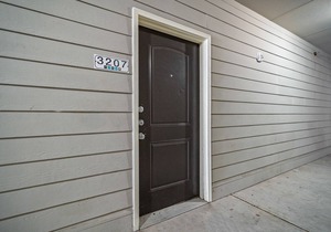 Spacious 2 Bed, 2 Bath Condo with Pool Near Downtown Corpus 3207