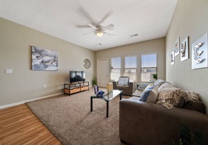 Spacious 2 Bed, 2 Bath Condo with Pool Near Downtown Corpus 3207