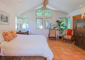 Spacious 3 bedroom home on Seadrift Lagoon