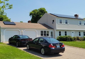 Spacious 5BR Beach House Vacation-walk to Scarborough!