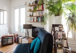 Spacious and bright apartment near Paris