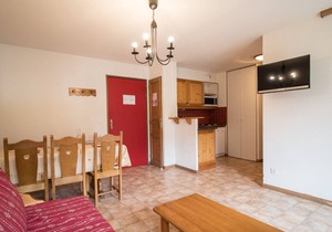 Spacious apartment for 6, south balcony, parking