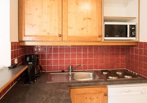 Spacious apartment for 6, south balcony, parking