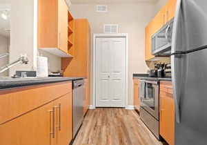 Spacious Apartment In Beautiful Uptown Dallas!