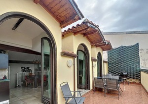 Spacious apartment with AC for 4, pets allowed in Menton