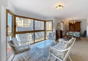 Spacious central duplex with views, 50m from beach, elevator, and WIFI