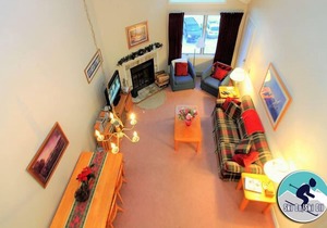 Spacious & cheerful Pico slopeside Condo - Walk to lift & ski back! Pico 304