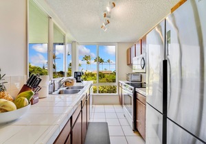 Spacious Cliffs Condo with Beach Gear & Ocean View