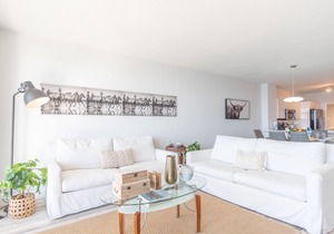 Spacious condo with beautiful water views | WIFI 100+ Mbps