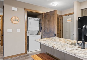 Spacious Condo just Minutes from Silver Dollar City - Indian Point (U1108AB)