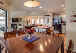 Spacious condo with pools, hot tub, & sandy beach access