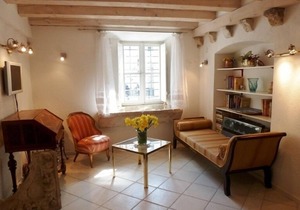 Spacious, elegant studio in the heart of Old Town