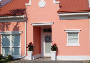 Spacious Family Ready- 3 BR/3BA! Lots Of Amenities In Beautiful Banana Bay!