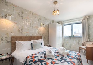 Spacious Fulham apartment close to the river by UnderTheDoormat