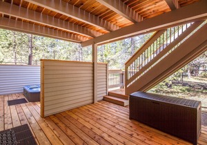 Spacious Home with A/C, Walk to Fort Rock Park, SHARC passes for 2022 - HOOD05