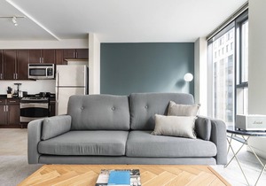 Spacious Loop 1BR w/Pool, Gym, nr. the L & Riverwalk, by Blueground
