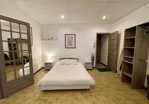 Spacious studio with patio in the center of Roanne