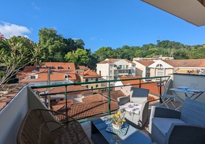 Spacious, Sunny T3 in Central Arcachon with Terrace, Parking, Near Park and Beach