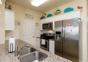 Spacious Townhome w/a Heated Pool, Playground, & Fun for the Whole Family!