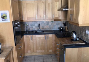 Spacious Villa with Pool, Sleeps 8, Near Shops & Beach in Le Barcarès