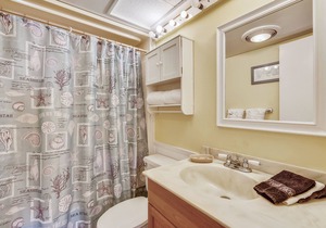 SPC 2079- 2nd Floor 2 BR on the Golf Course - sleeps 7 by RedAwning