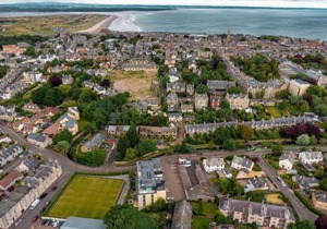 Square Green - No 16 Balcony