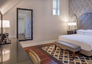 St. Louis Union Station Hotel, Curio Collection by Hilton
