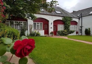 Standard Cottage with Garden View at Balmoral Hotel