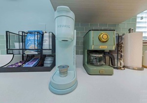 Steps 2 beach! Beachy and Luxurious! Easy Living!