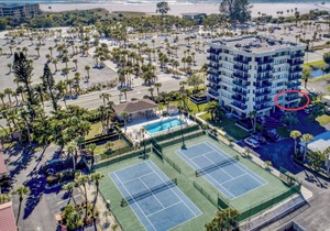 Steps to 2025 #1 Rated Beach in USA Fun-n-Sun Modern 2+2 Condo Pool Pickleball