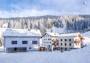 stettli resort - high-quality apartment «muntanella» for up to 17 guests