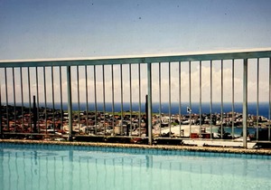 Studio 10 Bondi, roof top pool, walk to beach, air con, restaurants 2 mins