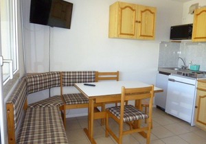 Studio 4 pers, near slopes with balcony and parking