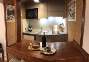 Studio AURON 4 people