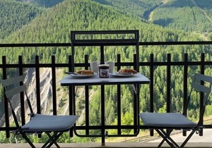 Studio AURON 4 people