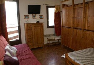 Studio fonctionnel au pied des pistes avec balcon - FR-1-557-94