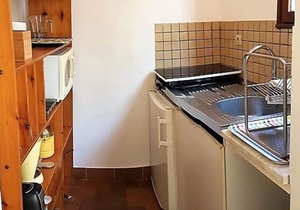 Studio & large garden 200m Calvi beach