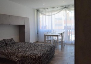 Studio rénové avec parking à 850m de la plage, proche port et commerces - Cap d'Agde - FR-1-249-252