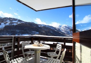 Studio sleeping area 4 pers, southwest balcony, Serre-Chevalier
