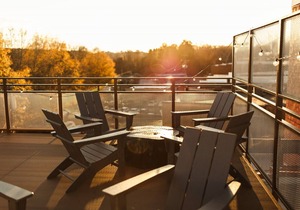 Studio Suite Downtown Elkin Shopping, Entertainment, Restaurants, Vineyards