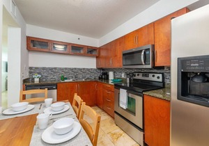 Stunning Clean 3BR APT @Brickell, Free Parking