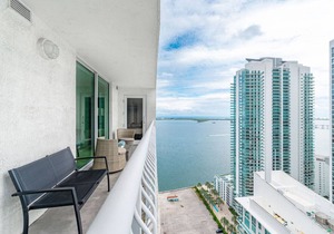 Stunning Clean 3BR APT @Brickell, Free Parking