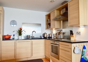 Stunning Coastal Apartment In Newhaven Harbour