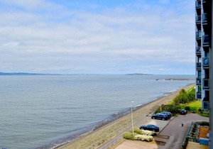 Stunning Coastal Apartment In Newhaven Harbour