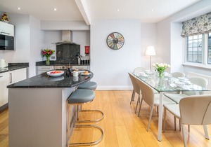 Stunning Eton Apartment