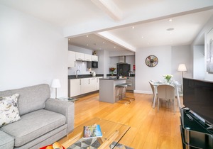 Stunning Eton Apartment