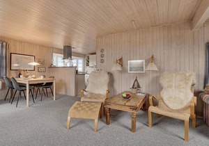 Stunning home in Frøstrup with WiFi