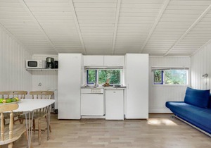 Stunning home in Hampen with WiFi