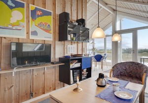 Stunning home in Hvide Sande with WiFi