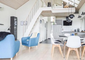 Stunning Home In Løgstrup With Kitchen